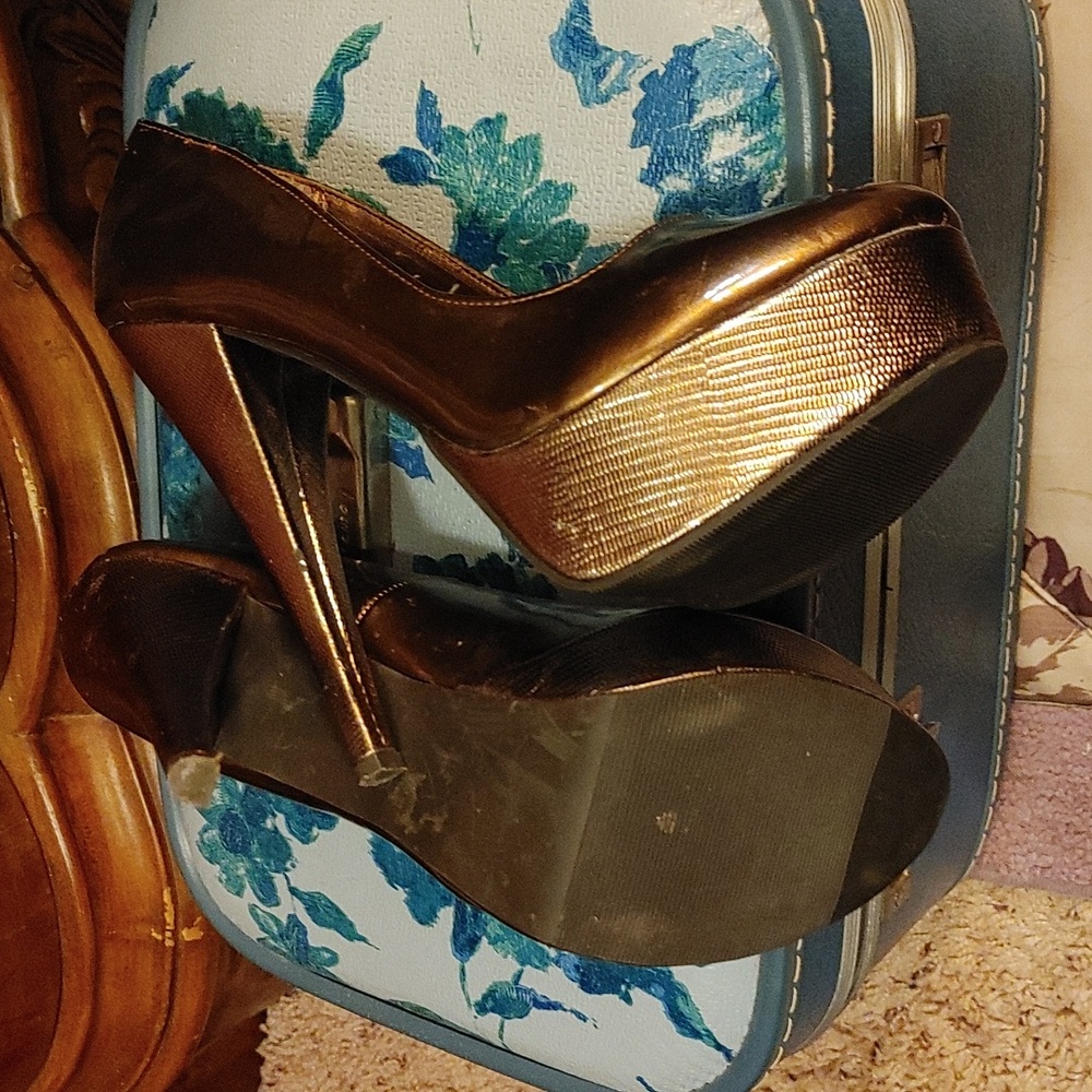 Bronze Platform Heels - Picture 5 of 5